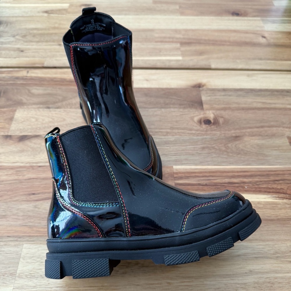 Old Navy Black Patent Chelsea Boots with Rainbow Stitching - Kids